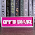Panneau Romance Cryptide | Décoration de bibliothèque